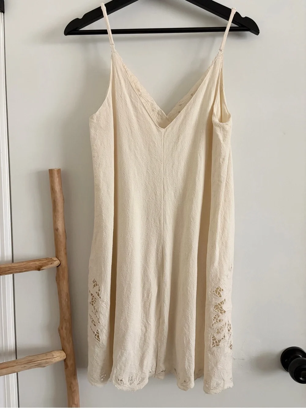 Astr Eyelet Cutout Mini Dress size Large - Picture 3 of 11